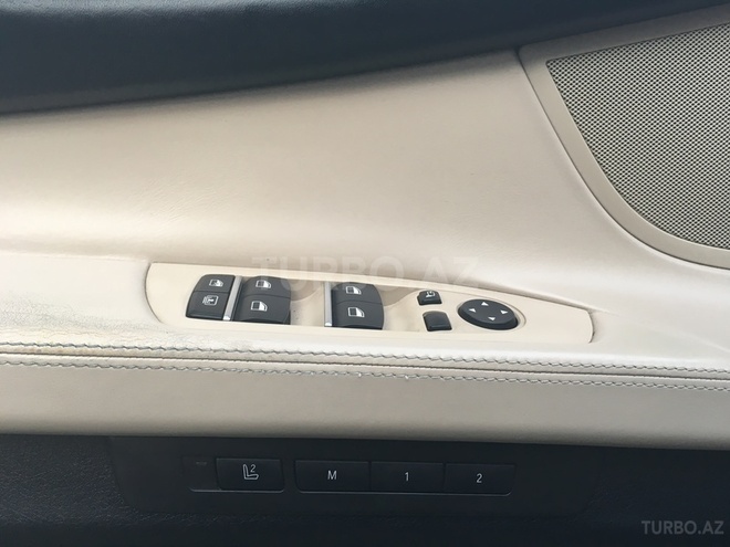 BMW 750 2011, 89,300 km - 4.4 л - Bakı