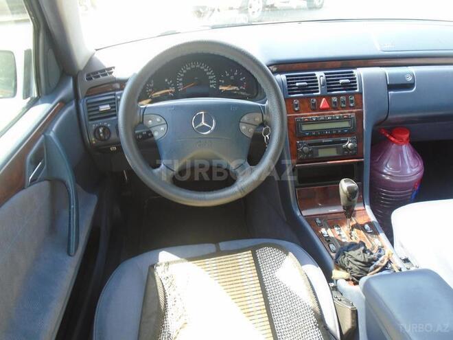 Mercedes E 270 1999, 250,000 km - 2.7 l - Bakı