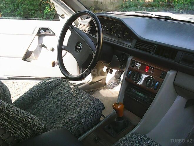 Mercedes E 200 1989, 1,650,000 km - 2.0 л - Masallı