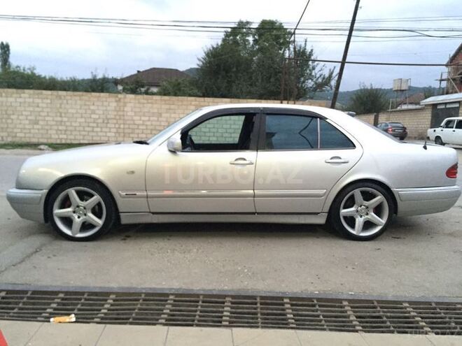 Mercedes E 280 1998, 357,000 km - 2.8 л - Quba