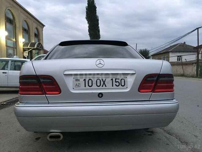 Mercedes E 280 1998, 357,000 km - 2.8 л - Quba
