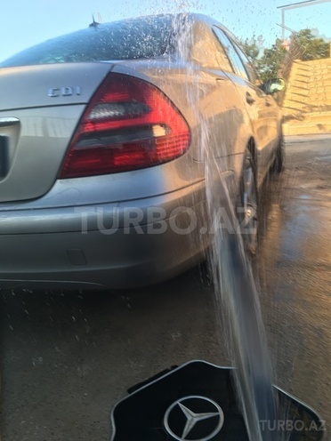 Mercedes E 220 2003, 272,100 km - 2.2 l - Bakı