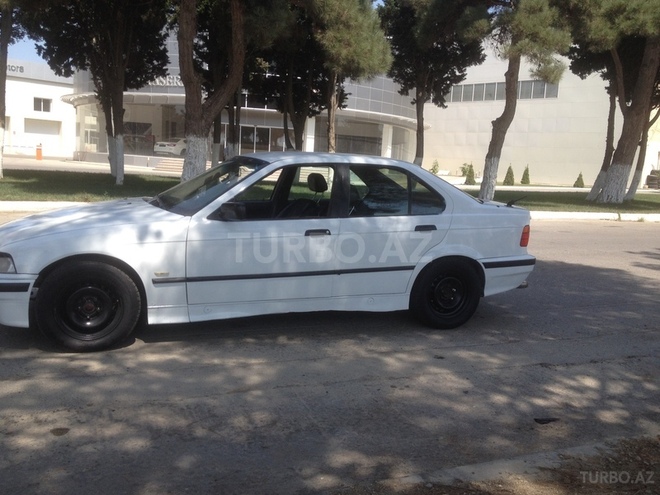 BMW 318 1993, 430,000 km - 1.8 l - Bakı