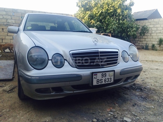 Mercedes E 240 2001, 156,000 km - 2.4 л - Bakı