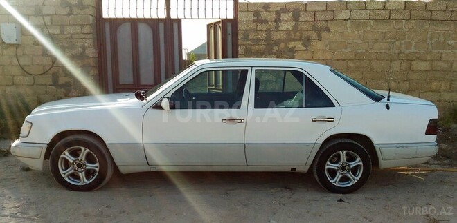 Mercedes E 250 1994, 420,000 km - 2.5 l - Bakı