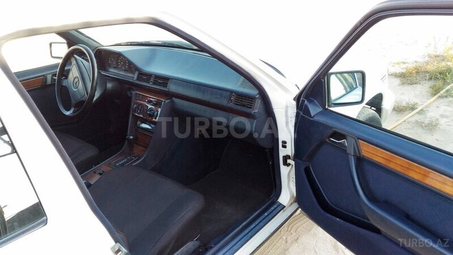 Mercedes E 250 1994, 420,000 km - 2.5 l - Bakı