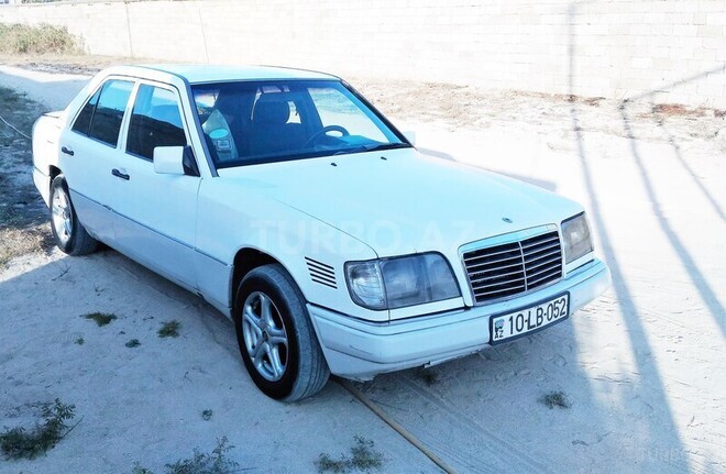 Mercedes E 250 1994, 420,000 km - 2.5 l - Bakı