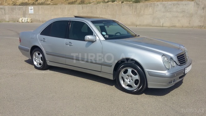 Mercedes E 240 2000, 117,000 km - 2.6 l - Bakı