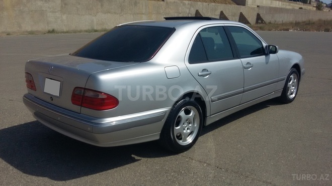 Mercedes E 240 2000, 117,000 km - 2.6 l - Bakı