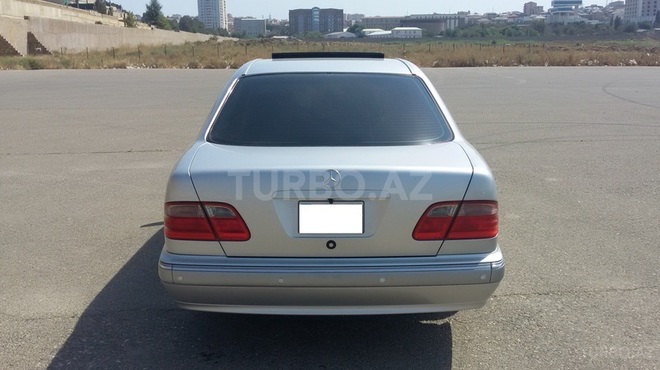 Mercedes E 240 2000, 117,000 km - 2.6 l - Bakı