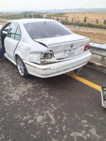 BMW 525 2002, 137,000 km - 2.5 л - Bakı