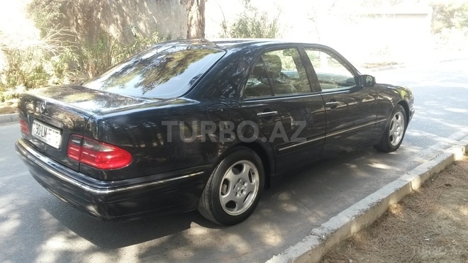 Mercedes E 240 2000, 178,000 km - 2.4 l - Sumqayıt