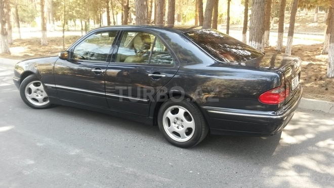 Mercedes E 240 2000, 178,000 km - 2.4 l - Sumqayıt