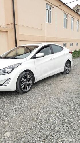 Hyundai Elantra 2014, 18,000 km - 1.8 l - Quba