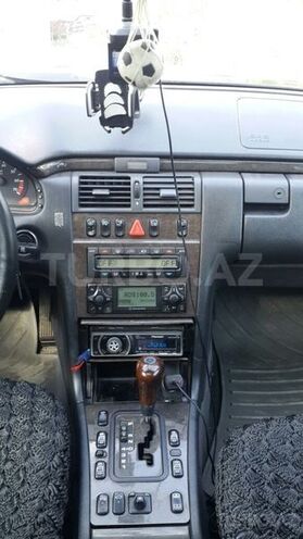 Mercedes E 280 1999, 241,100 km - 0.3 l - Bərdə