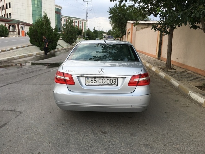 Mercedes E 220 2009, 120,000 km - 2.1 л - Bakı