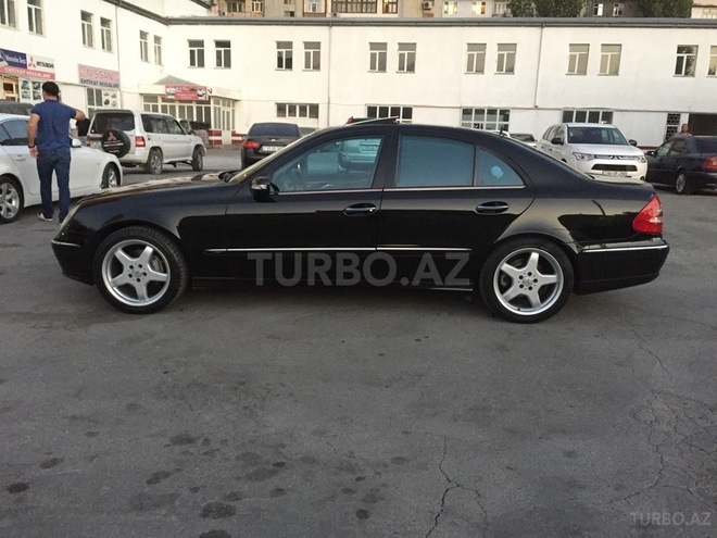 Mercedes E 320 2003, 228,000 km - 3.2 l - Bakı