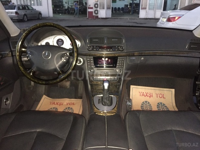 Mercedes E 320 2003, 228,000 km - 3.2 l - Bakı