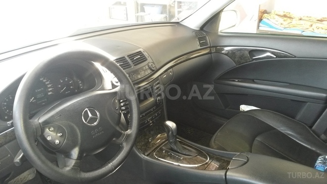 Mercedes E 220 2005, 204,000 km - 2.2 l - Bakı