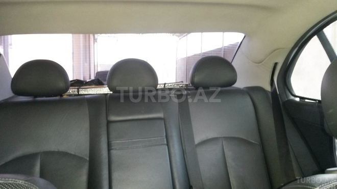 Mercedes E 220 2005, 204,000 km - 2.2 l - Bakı