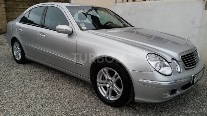 Mercedes E 220 2005, 204,000 km - 2.2 l - Bakı