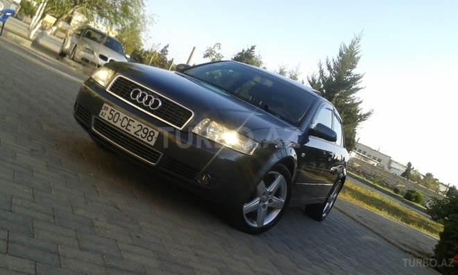 Audi A4 2003, 195,000 km - 1.8 l - Bakı