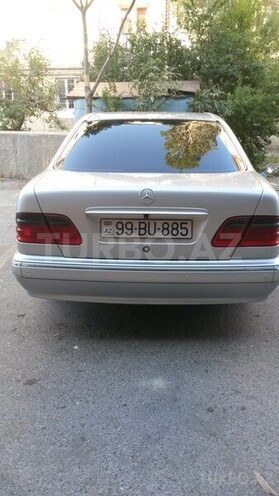 Mercedes E 320 1999, 210,000 km - 3.2 l - Bakı