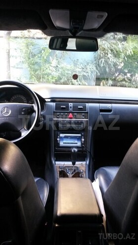 Mercedes E 320 1999, 210,000 km - 3.2 l - Bakı