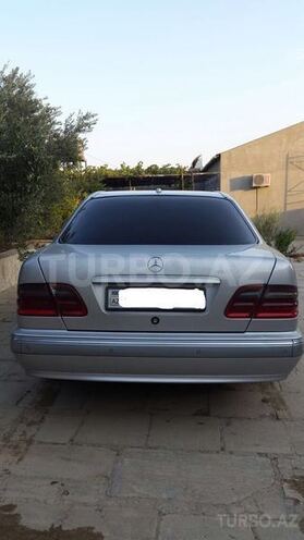 Mercedes E 220 2001, 296,000 km - 2.2 l - Bakı