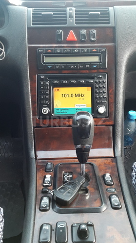 Mercedes E 220 2001, 296,000 km - 2.2 l - Bakı