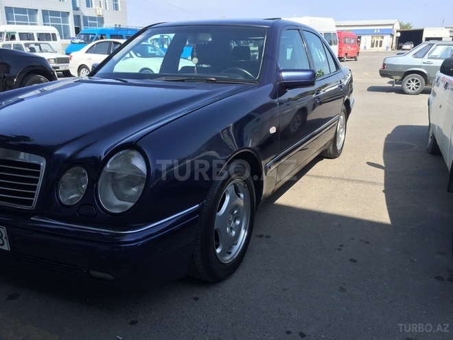 Mercedes E 220 1999, 279,637 km - 2.2 l - Bərdə
