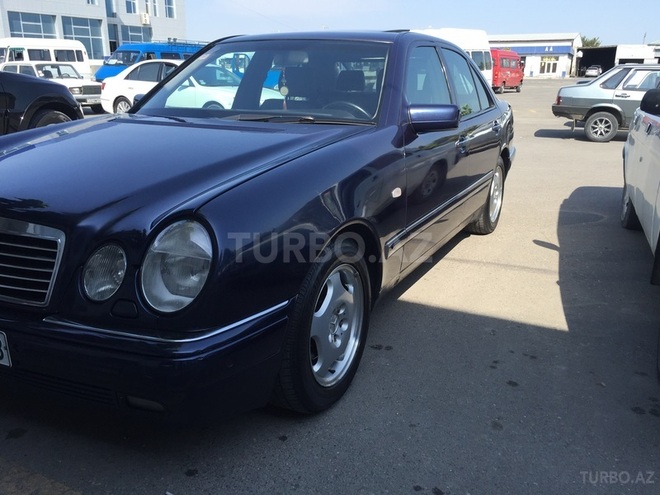 Mercedes E 220 1999, 279,637 km - 2.2 l - Bərdə