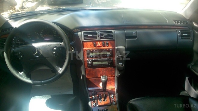 Mercedes E 220 2000, 238,600 km - 2.2 l - Sumqayıt