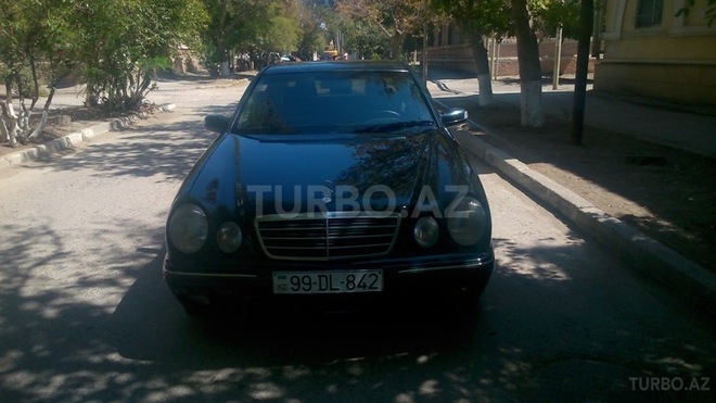Mercedes E 220 2000, 238,600 km - 2.2 l - Sumqayıt