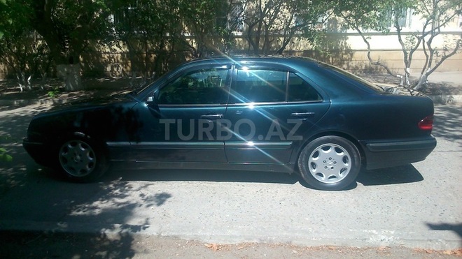 Mercedes E 220 2000, 238,600 km - 2.2 l - Sumqayıt