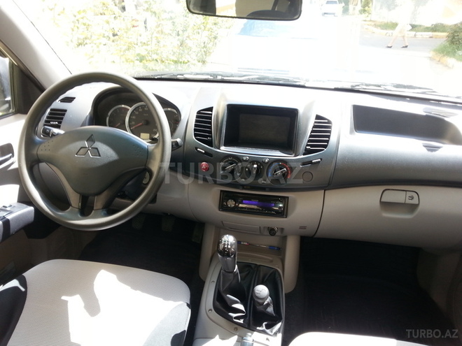 Mitsubishi L200 2012, 72,000 km - 2.5 l - Bakı