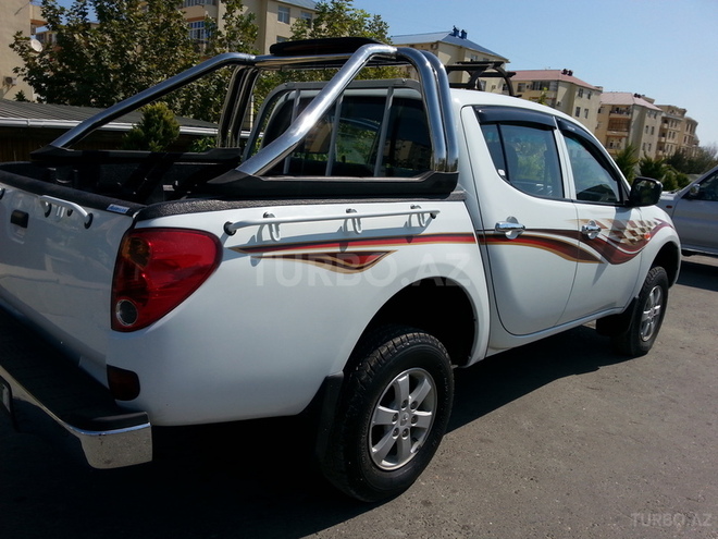 Mitsubishi L200 2012, 72,000 km - 2.5 l - Bakı