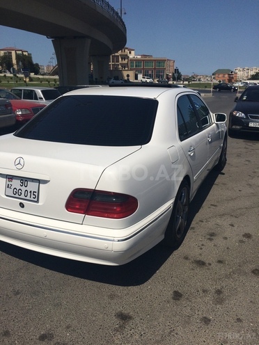 Mercedes E 320 2001, 205,000 km - 3.2 l - Bakı