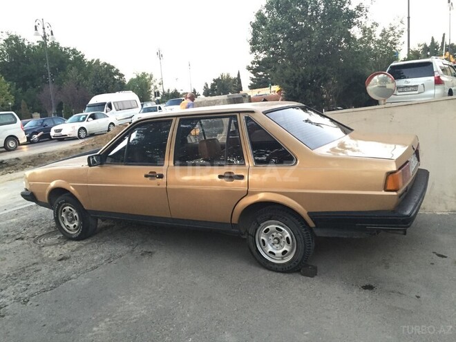 Volkswagen  1982, 402,043 km - 1.6 l - Bakı