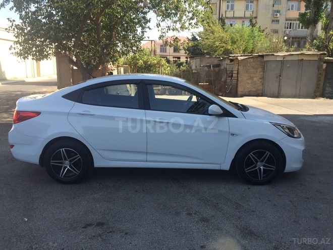 Hyundai Accent 2013, 72,800 km - 1.6 l - Bakı