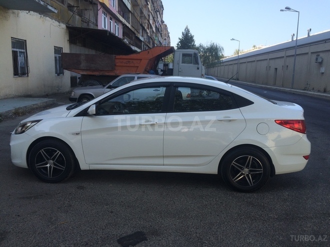 Hyundai Accent 2013, 72,800 km - 1.6 l - Bakı