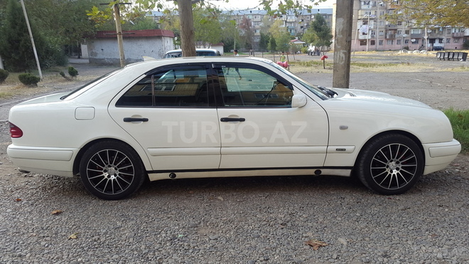 Mercedes E 230 1997, 210,000 km - 2.3 l - Gəncə