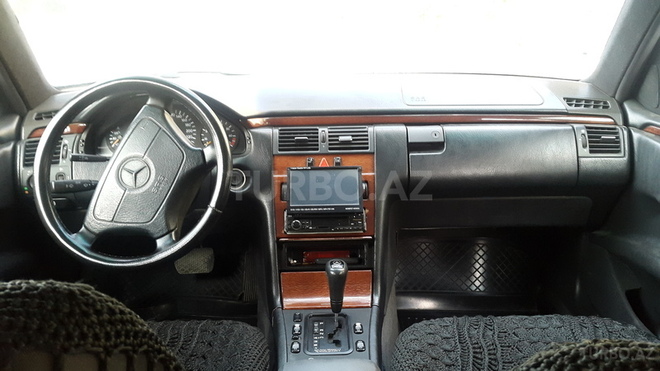 Mercedes E 230 1997, 210,000 km - 2.3 l - Gəncə
