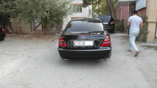 Mercedes E 320 2003, 215,000 km - 3.2 л - Xırdalan