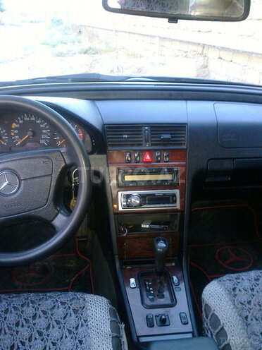 Mercedes C 220 2000, 32,000 km - 2.2 л - Bakı
