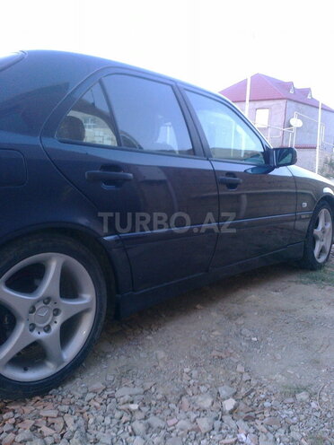 Mercedes C 220 2000, 32,000 km - 2.2 л - Bakı