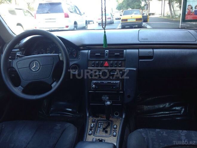 Mercedes E 240 1999, 2,146,090 km - 2.4 l - Bakı