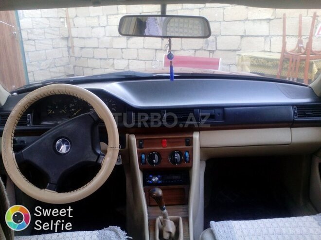 Mercedes E 250 1991, 180,000 km - 0.3 l - İmişli