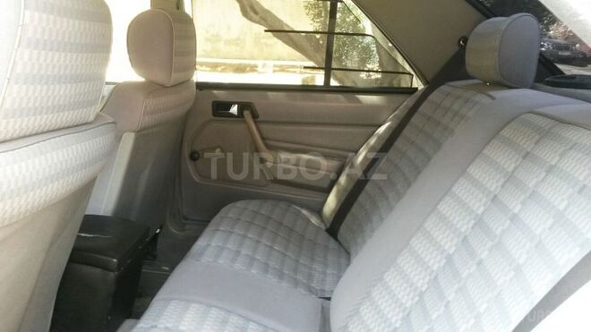 Mercedes 190 1991, 220,000 km - 1.8 л - Sumqayıt