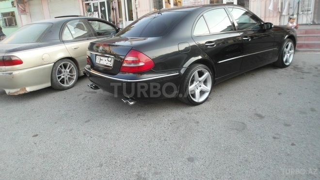 Mercedes E 320 2003, 215,000 km - 3.2 l - Bakı